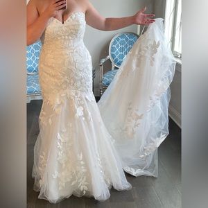 Brand new wedding dress!